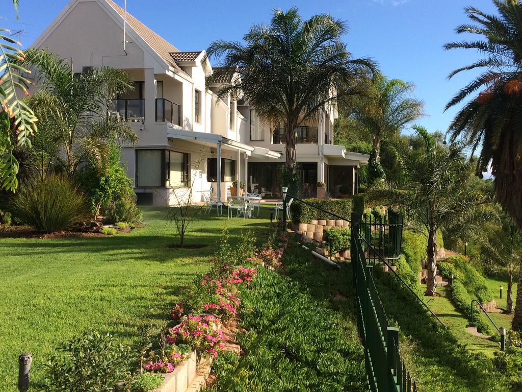 Oewerpalms View Hotel Oudtshoorn Kültér fotó